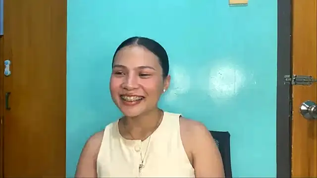 Snapshot of ValenciaDesire chatting on 06.20.26 ValenciaDesire online show from 06.20.26