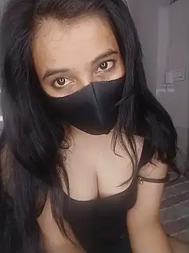Snapshot of hottyplak chatting on 06.19.26 hottyplak online show from 06.19.26