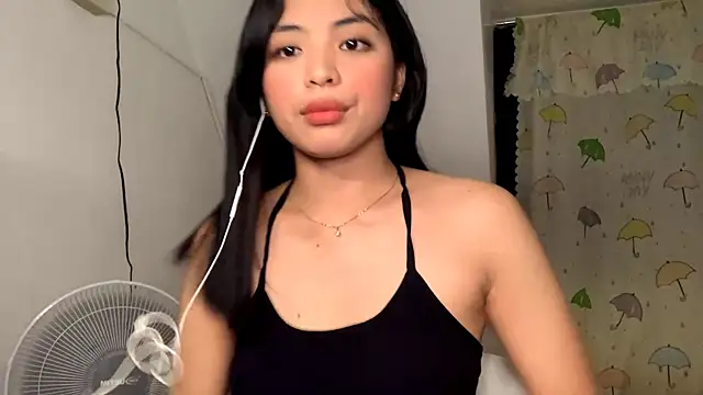 Snapshot of Hazelanne chatting on 07.18.26 Hazelanne online show from 07.18.26