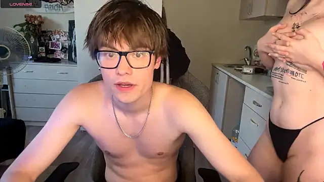 JadeNoiiir online show from 08.05.26