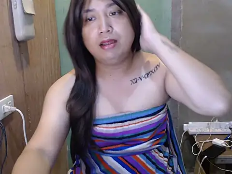 Snapshot of tapal_queen chatting on 06.27.26 tapal queen online show from 06.27.26