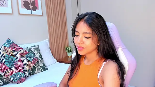 Amara Connors online show from 07.06.26