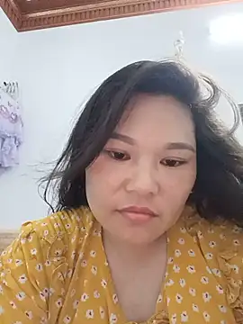 Snapshot of Holy-mi chatting on 06.27.26 Holy-mi online show from 06.27.26