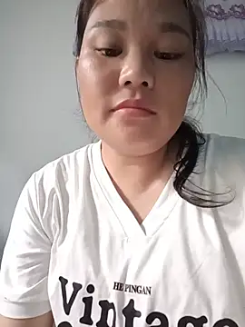 Snapshot of Holy-mi chatting on 07.28.26 Holy-mi online show from 07.28.26