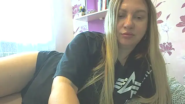 AmaandaSexyHotAss69 online show from 07.08.26