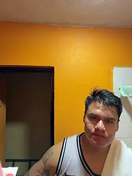 Snapshot of LatinoLeones chatting on 07.14.26 LatinoLeones online show from 07.14.26