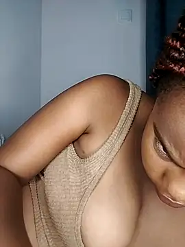 Snapshot of CurvyCharmsTush chatting on 06.24.26 CurvyCharmsTush online show from 06.24.26