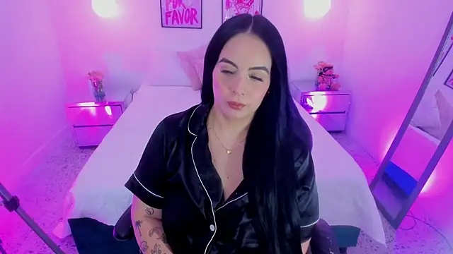 Snapshot of camilaa7 chatting on 06.26.26 camilaa7 online show from 06.26.26