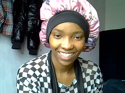 Snapshot of pretty_jaz chatting on 06.24.26 pretty jaz online show from 06.24.26