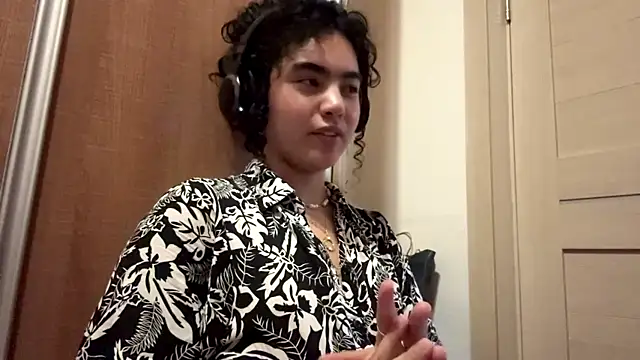 Snapshot of ChaeNeuendorf chatting on 06.23.26 ChaeNeuendorf online show from 06.23.26