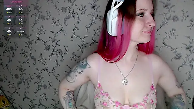 Snapshot of Tastycherrypie chatting on 08.04.26 Tastycherrypie online show from 08.04.26