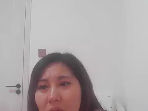 Snapshot of cutelyyyx chatting on 06.29.26 cutelyyyx online show from 06.29.26