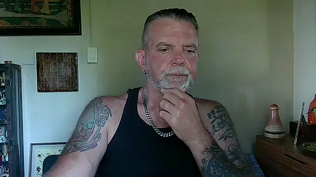 Snapshot of BossDominus chatting on 06.23.26 BossDominus online show from 06.23.26