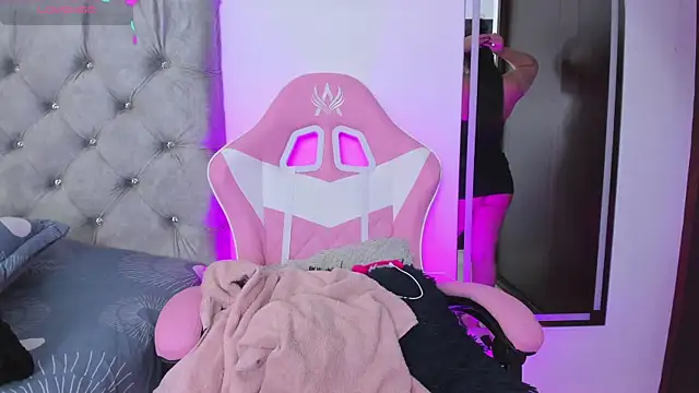 Snapshot of Emily_Ross- chatting on 06.23.26 Emily Ross- online show from 06.23.26