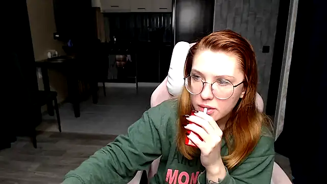 Snapshot of Reginasmilee chatting on 11.01.25 Reginasmilee online show from 11.01.25