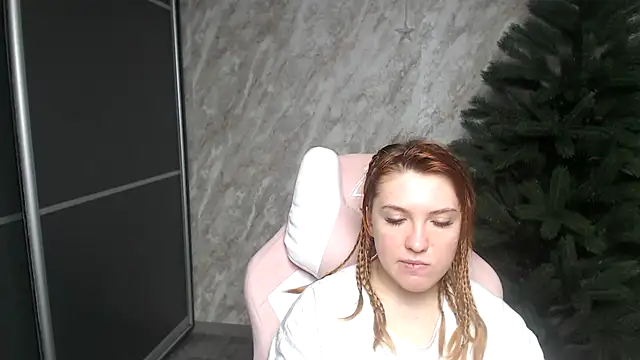 Snapshot of Reginasmilee chatting on 01.11.26 Reginasmilee online show from 01.11.26