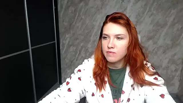 Snapshot of Reginasmilee chatting on 01.18.26 Reginasmilee online show from 01.18.26