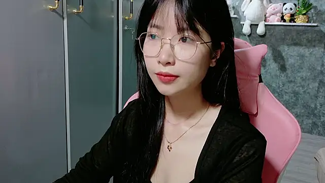 Snapshot of Suaiuu678 chatting on 06.23.26 Suaiuu678 online show from 06.23.26