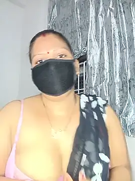 Snapshot of Miss-Jiyaa chatting on 07.13.26 Miss-Jiyaa online show from 07.13.26