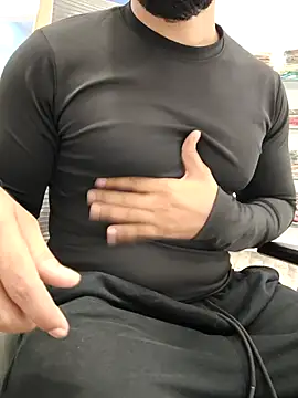 Snapshot of 8inch_hunk19 chatting on 06.28.26 8inch hunk19 online show from 06.28.26