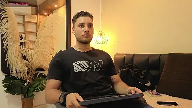 Snapshot of Kiing_001 chatting on 07.28.26 Kiing 001 online show from 07.28.26