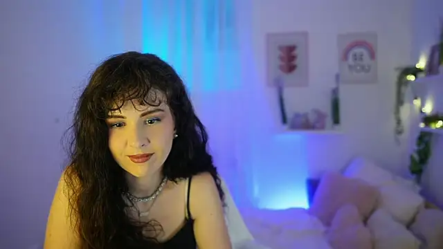Snapshot of Daisy_Lowe chatting on 07.17.26 Daisy Lowe online show from 07.17.26