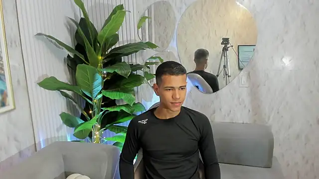 Noah sexhotty online show from 07.23.26