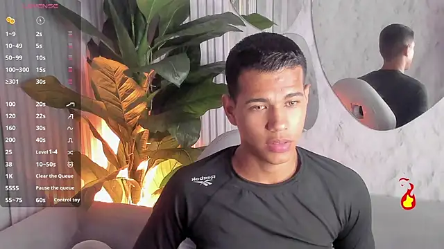 Noah sexhotty online show from 07.30.26