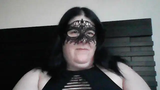 Snapshot of RavenRunee chatting on 07.03.26 RavenRunee online show from 07.03.26