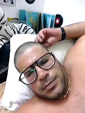 Snapshot of aymen-men chatting on 07.23.26 aymen-men online show from 07.23.26