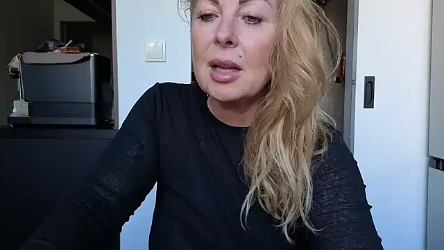 Snapshot of TammyJeann chatting on 09.11.25 TammyJeann online show from 09.11.25