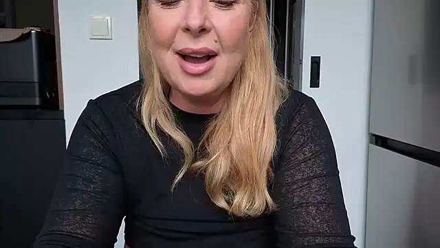 Snapshot of TammyJeann chatting on 09.15.25 TammyJeann online show from 09.15.25