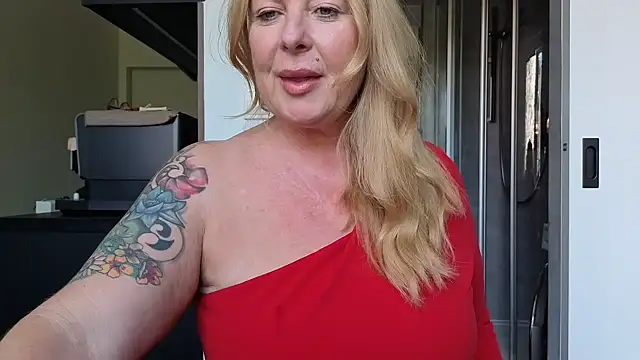 Snapshot of TammyJeann chatting on 04.26.26 TammyJeann online show from 04.26.26