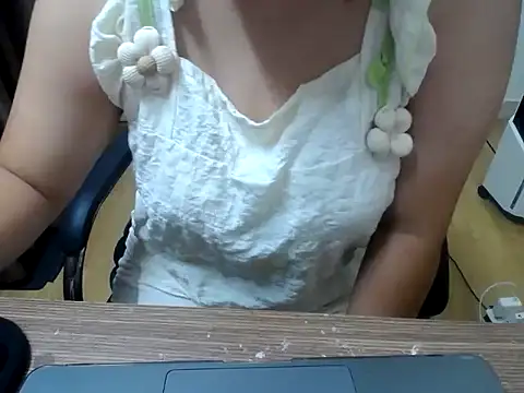 Snapshot of Sushi_Oo chatting on 07.14.26 Sushi Oo online show from 07.14.26