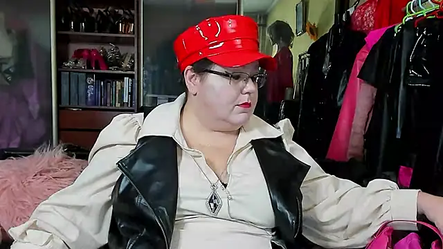 KaryQueen online show from 02.27.25