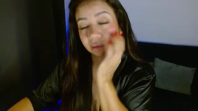 Snapshot of lispetite chatting on 11.28.25 lispetite online show from 11.28.25