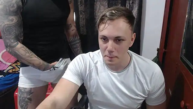 Snapshot of kike_energy chatting on 12.05.25 kike energy online show from 12.05.25