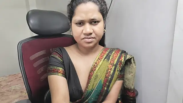 Snapshot of Shakina_begam43 chatting on 07.10.26 Shakina begam43 online show from 07.10.26