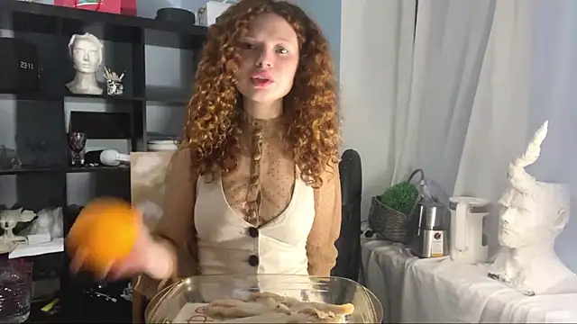 Snapshot of ElenaVanderbilt chatting on 07.10.26 ElenaVanderbilt online show from 07.10.26