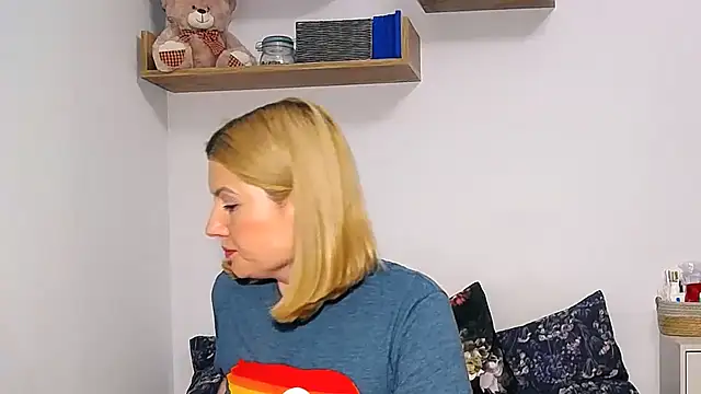 alisenties online show from 12.18.25