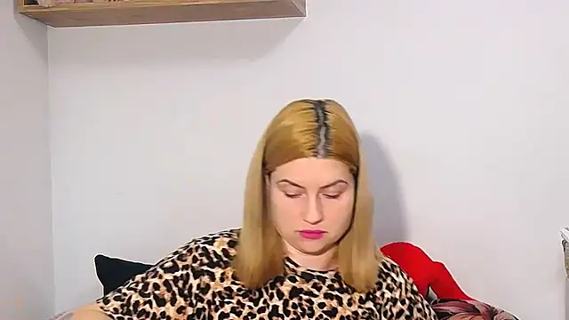 alisenties online show from 02.22.26