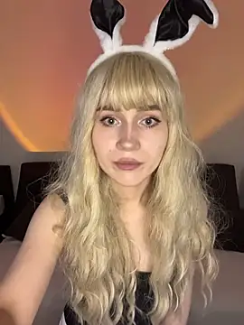 Charlotte Pretty online show from 07.14.26