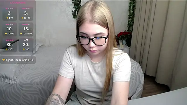 Snapshot of Cassandra_you chatting on 07.27.26 Cassandra you online show from 07.27.26