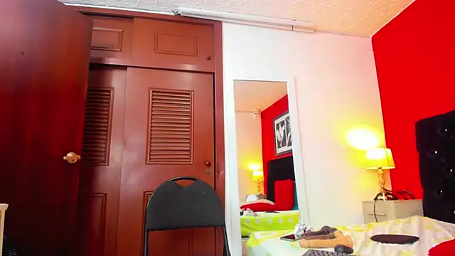 Snapshot of NikolSalas chatting on 01.17.25 NikolSalas online show from 01.17.25