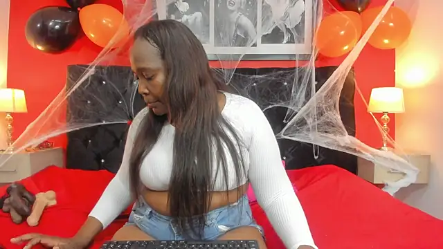 Snapshot of NikolSalas chatting on 10.16.25 NikolSalas online show from 10.16.25