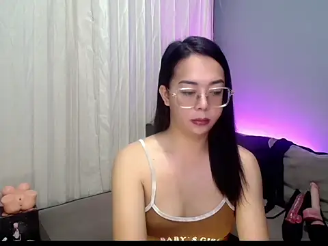 Snapshot of Morenitats chatting on 07.16.26 Morenitats online show from 07.16.26