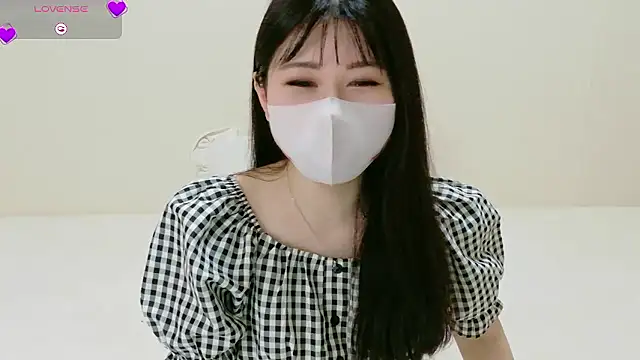 Snapshot of Mila_Velvet_LIVE chatting on 07.16.26 Mila Velvet LIVE online show from 07.16.26