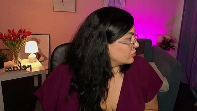 Snapshot of MiaCoollins chatting on 07.14.26 MiaCoollins online show from 07.14.26