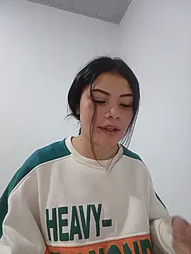 Snapshot of LoveLilly_ chatting on 07.28.26 LoveLilly online show from 07.28.26