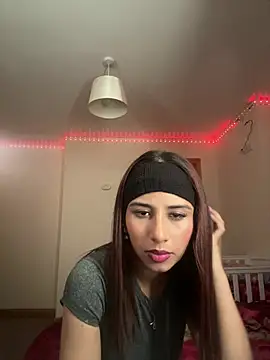 Snapshot of NextDoorMolly chatting on 07.17.26 NextDoorMolly online show from 07.17.26